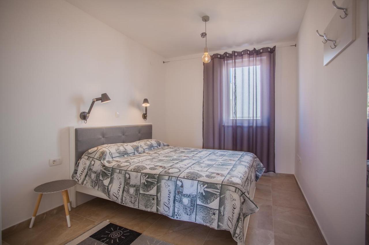 Ferienwohnung Apartman Pinja Cres Exterior foto